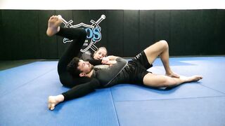 Headscissor chokehold scissorhold tutorial fitness girl vs man domination
