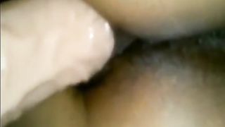 Beurette qui fait semblant de dormir pour se faire baiser