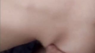 Magrinha gostosa dando o cuzinho bem gostoso