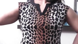 Massive gal flexing. anyone know her name?