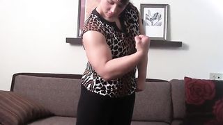 Massive gal flexing. anyone know her name?