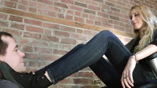 Dreamgirls in Socks - Presley's Sweaty Feet Challenge