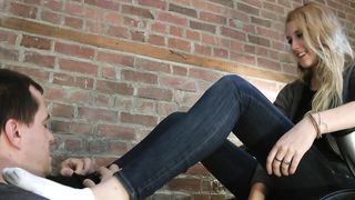 Dreamgirls in Socks - Presley's Sweaty Feet Challenge