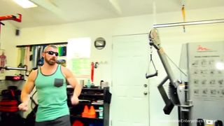 Blonde KO him three times