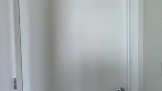 shelifts by the throat