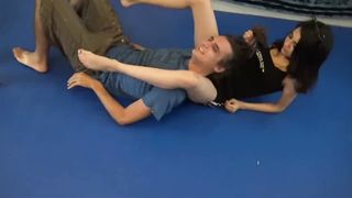 Roxanne Headscissors Domination