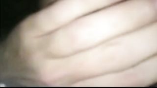 dedinho na buceta da Renata