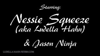 Ludella Hahn Facesitting