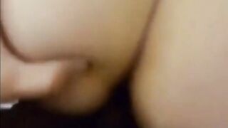 Ejac faciale dans l'ascenseur