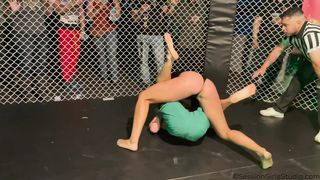 Dez wrestling in Octagon