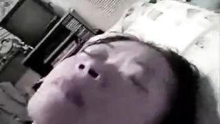 Young Chinese girl has sex